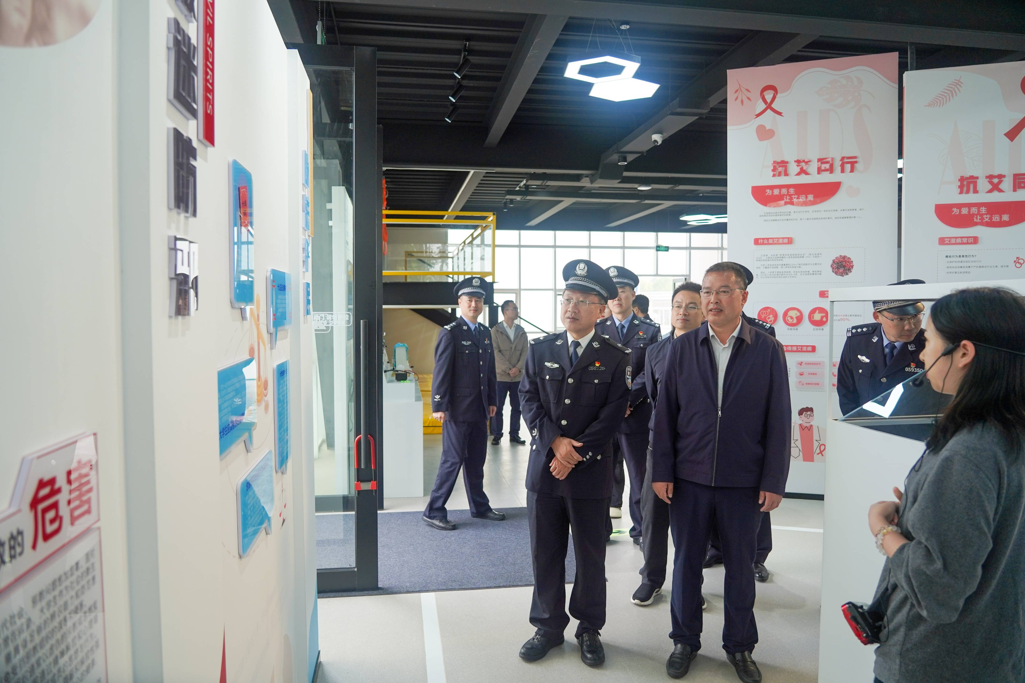 上海财经大学毕业证封面